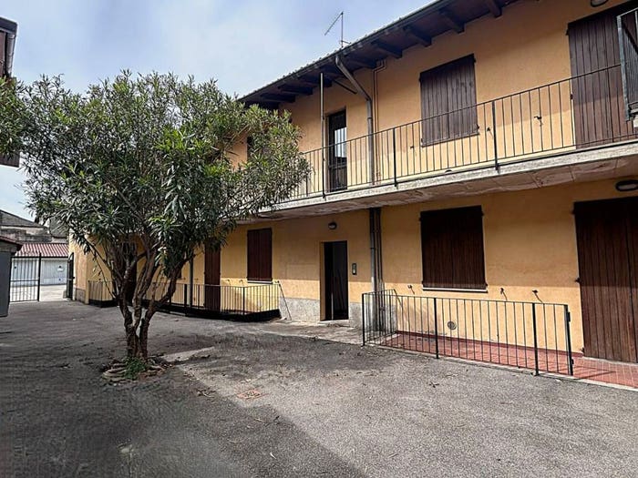Appartamento quadrilocale in vendita in Via Antonio Locatelli, Villa di Serio