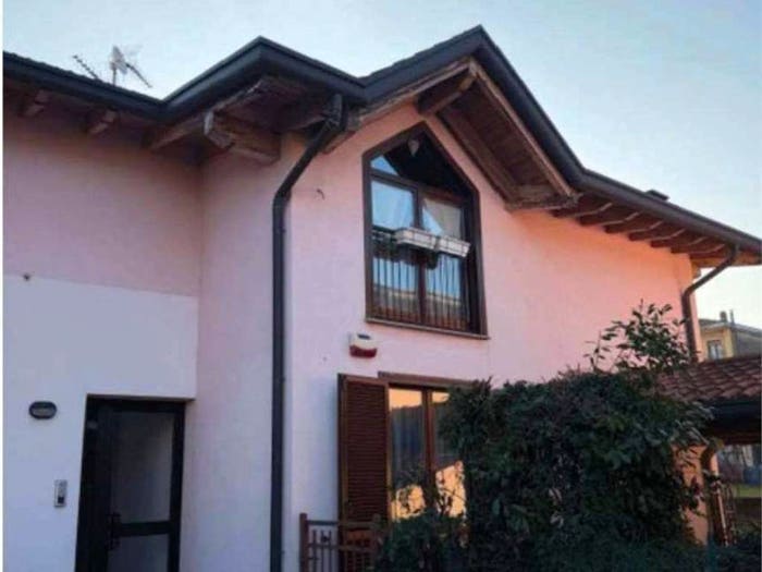 Appartamento con 5 locali in vendita in Via XX Settembre, Caravate