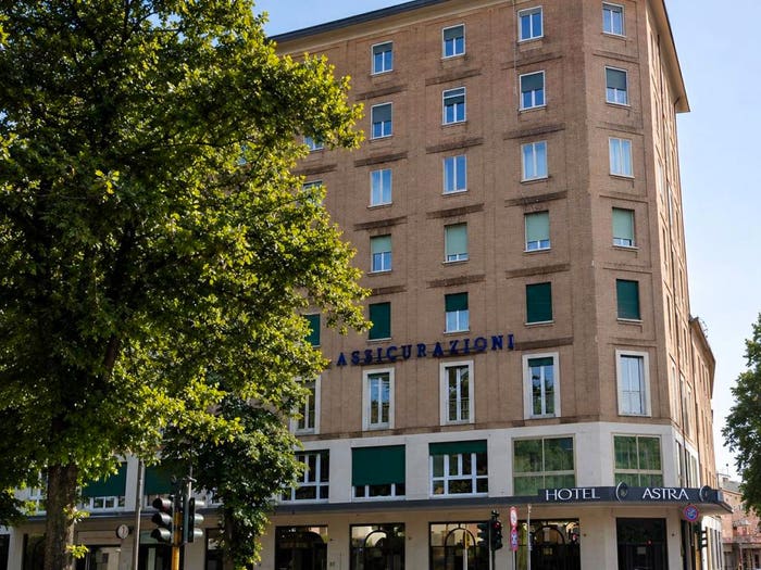 Appartamento con 5 locali in vendita in Viale Camillo Benso di Cavour, Centro Storico, Ferrara