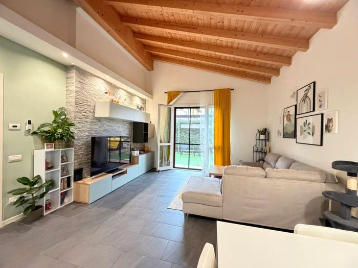 Casa trilocale in vendita in Via Magenta, Centro, Lomagna