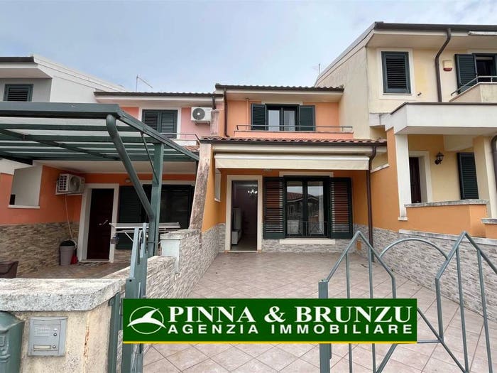 Casa quadrilocale in vendita in Via Umbria, Centro, Ghilarza