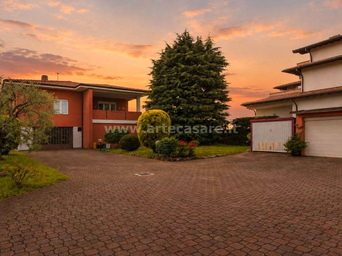 Casa con 6 locali in vendita in Via Busto Arsizio, Centro, Busto Garolfo