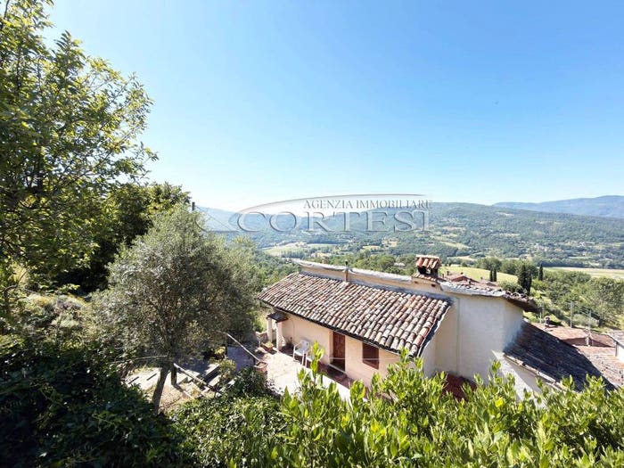 Casa con 6 locali in vendita in Vocabolo Cantiano Martignano, Città di Castello