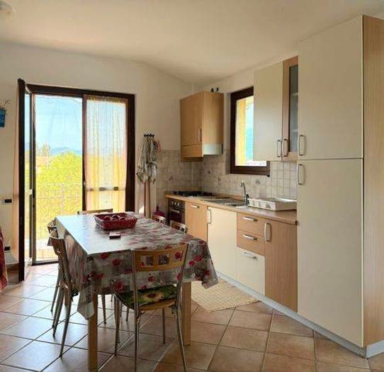 Appartamento trilocale in vendita in Ronchi Poveromo, Massa
