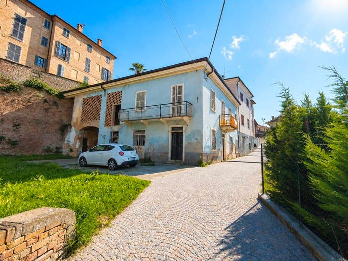Casa quadrilocale in vendita in Via Benedetto Cairoli, Centro, Cossombrato