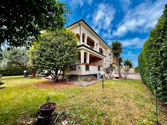 Casa con 6 locali in vendita in Via Agrifoglio, Villaggio Giornalisti Poggio, Anzio