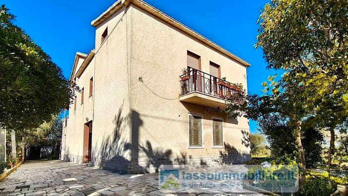Casa con 6 locali in vendita in Ortona