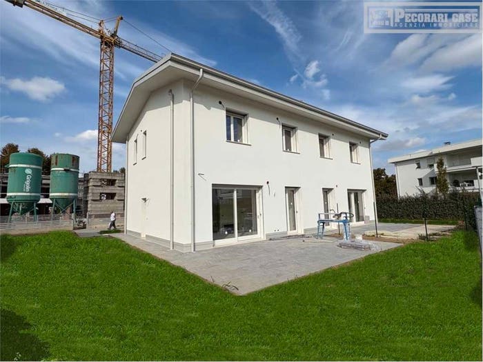 Casa con 5 locali in vendita in Via dei Traeri, Cognento, Modena