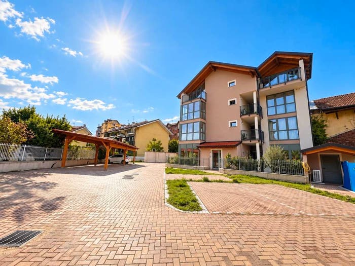 Casa quadrilocale in vendita in Via Roma, Centro, Trofarello