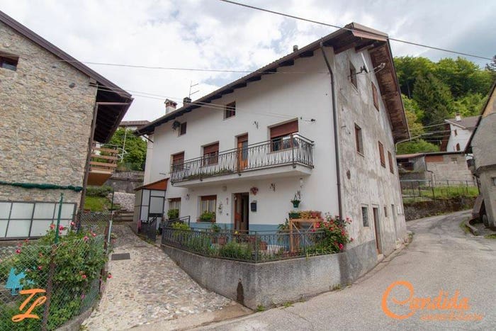 Casa trilocale in vendita in Via Cludinico, Ovaro