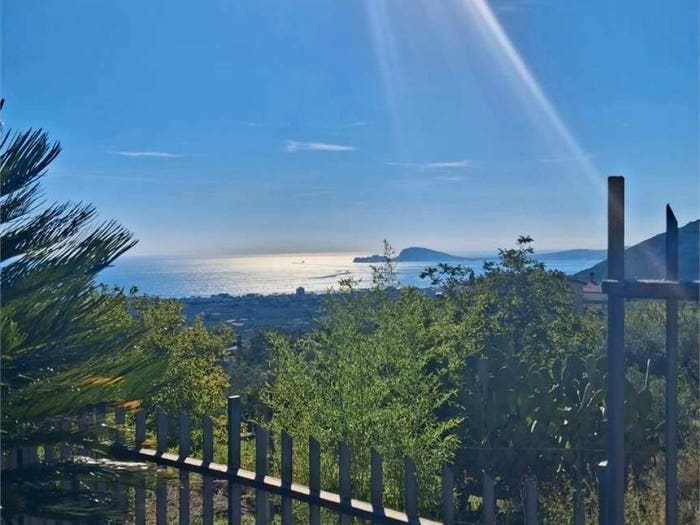 Casa con 6 locali in vendita in Maranola Trivio, Formia