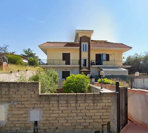 Appartamento trilocale in vendita in Via Condofuri, Rocca Cencia, Roma