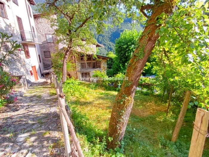 Casa quadrilocale in vendita in Terragnolo