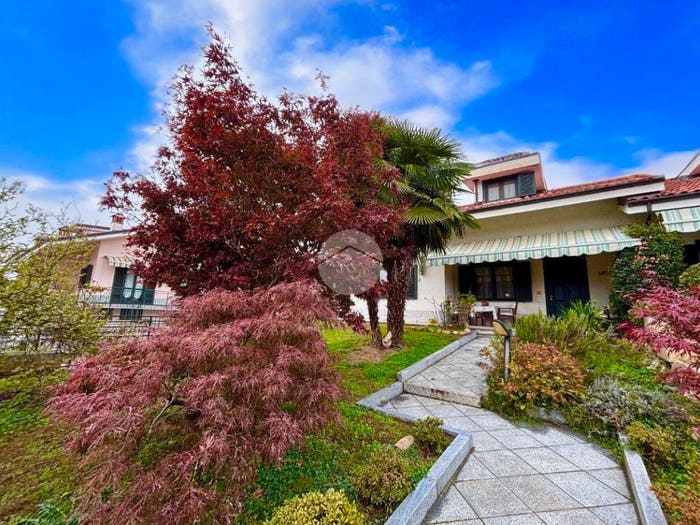 Casa con 6 locali in vendita in Via Valdo Fusi, Centro, Airasca
