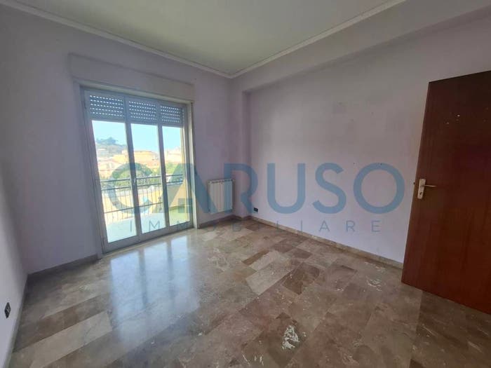 Appartamento trilocale in vendita in Via Longano, Centro, Barcellona Pozzo di Gotto