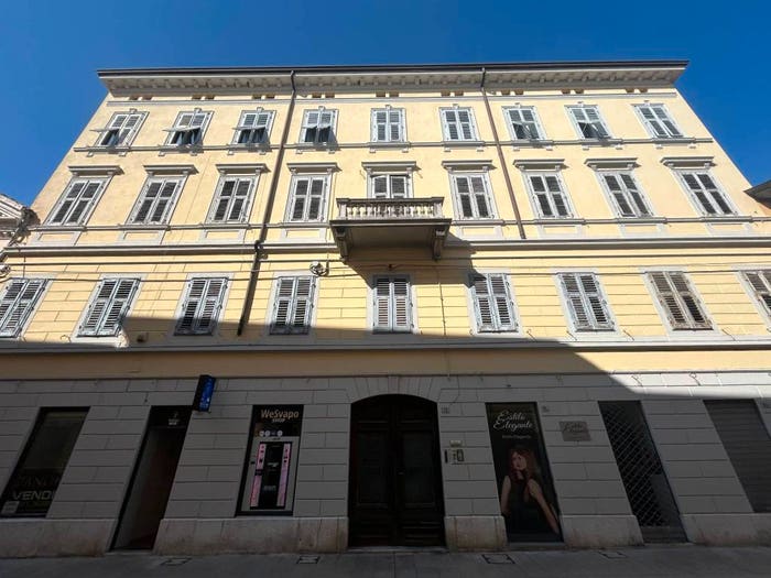 Appartamento con 6 locali in vendita in Via Giuseppe Garibaldi, Centro, Gorizia