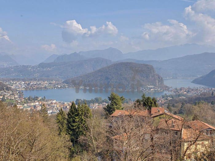 Casa con 6 locali in vendita in Via Viconago, Centro, CadeglianoViconago