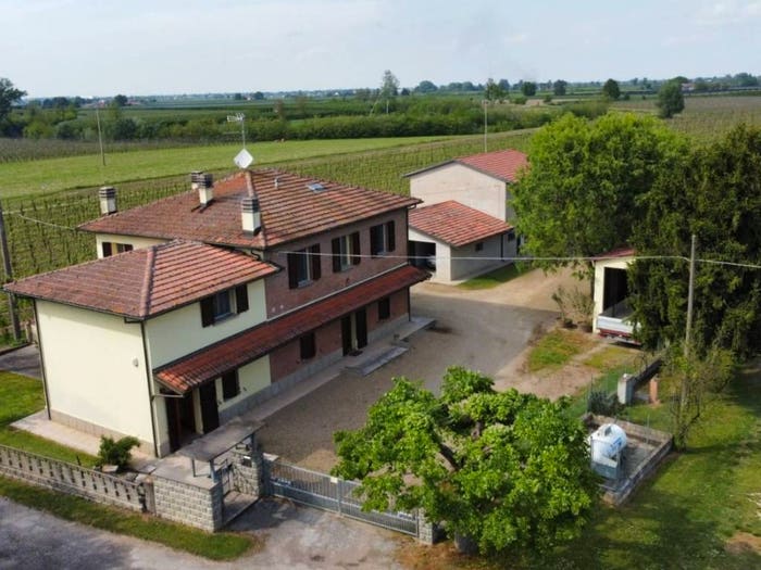 Casa con 6 locali in vendita in Imola Via Rio Sanguinario, San Prospero Zello, Imola