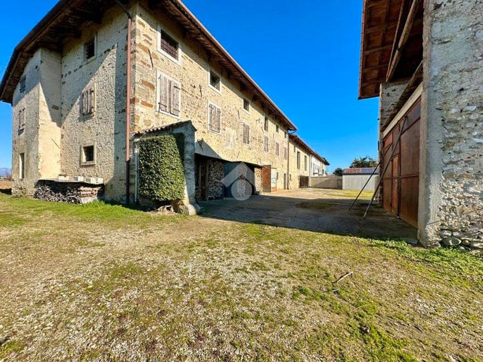 Casa con 6 locali in vendita in Via Don Zossi, Pavia di Udine