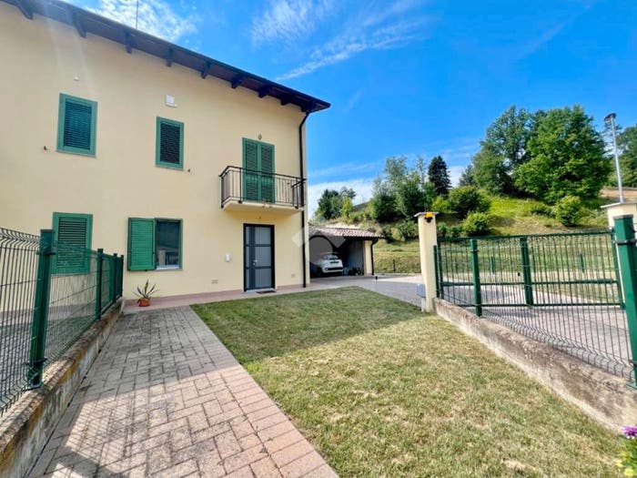 Casa quadrilocale in vendita in Piazza Monsignor Schierano, Villa San Secondo