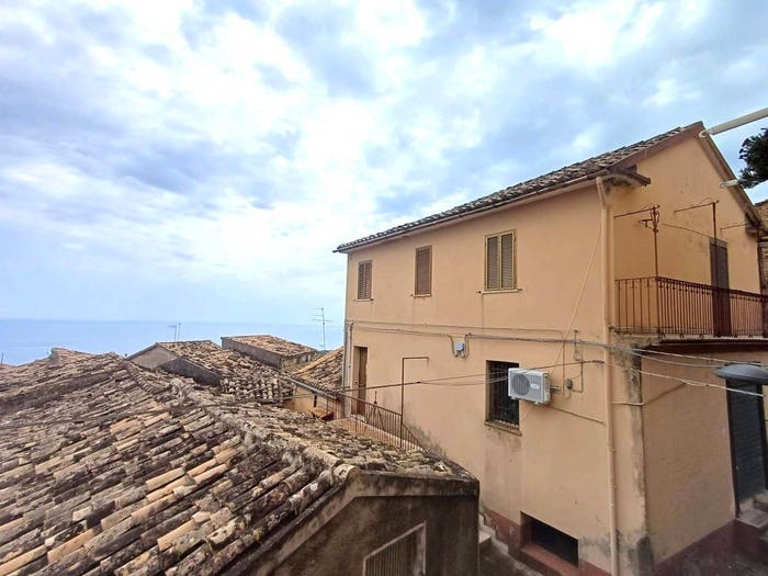 Appartamento quadrilocale in vendita in Via Vittorio Emanuele, Centro, Sant'Andrea Apostolo dello Ionio