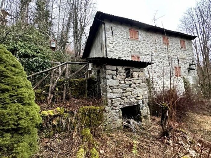 Casa con 6 locali in vendita in Via Lago c, Fiumalbo