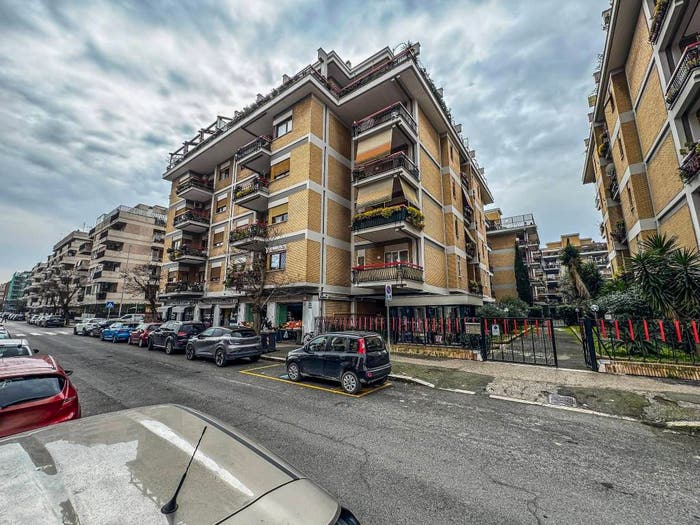 Appartamento trilocale in vendita in Viale dei Promontori, Ostia Levante, Roma