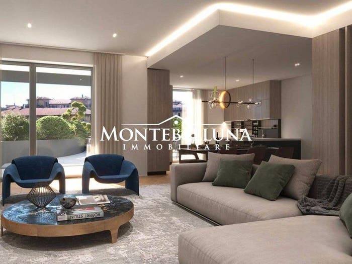 Appartamento con 5 locali in vendita in Via Roma, Centro, Montebelluna