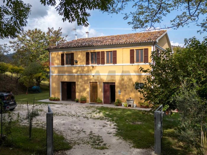 Casa con 5 locali in vendita in Maiolati Spontini