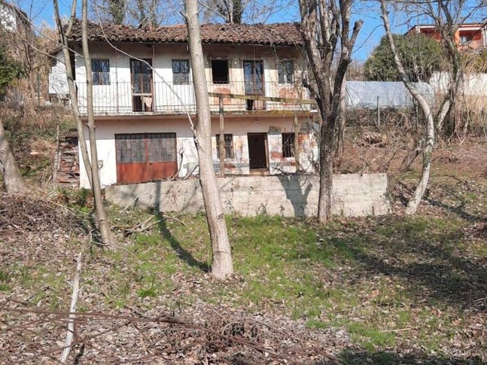 Casa trilocale in vendita in Strada Fey di Mezzogiorno, Centro, Bra