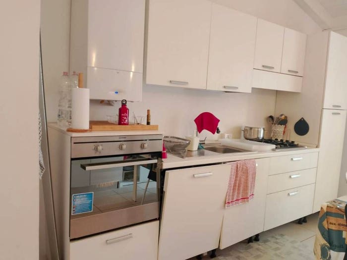 Appartamento con 6 locali in vendita in Marina di Massa Centro, Massa
