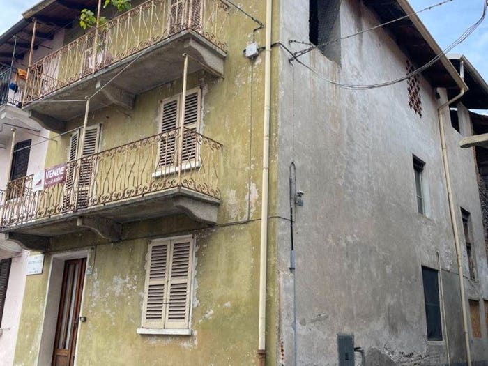 Casa trilocale in vendita in Via Ministro Caccia, Centro, Romagnano Sesia