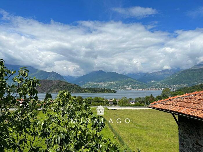 Casa quadrilocale in vendita in Via La Ca', Colico Piano, Colico