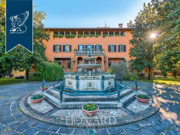 Casa con 6 locali in vendita in Corciano