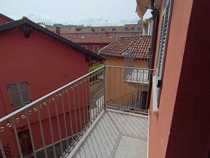 Appartamento trilocale in vendita in Via Acqui, Centro, Alba