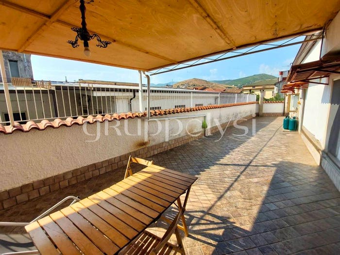 Appartamento quadrilocale in vendita in Via Regina Elena, Centro, Bellona