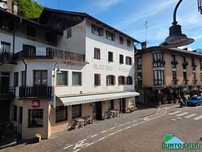 Appartamento con 6 locali in vendita in Nazionale, Centro, Imer