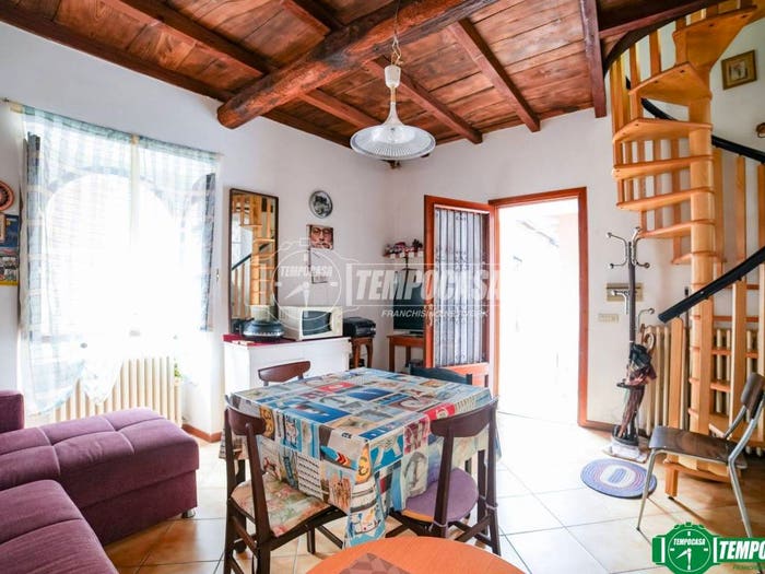Casa bilocale in vendita in Via per Circonvallazione Vezzo, Vezzo, Gignese