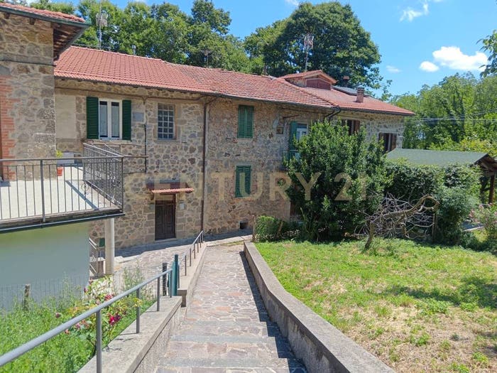 Appartamento con 6 locali in vendita in Via Val di Piatta, Abbadia San Salvatore