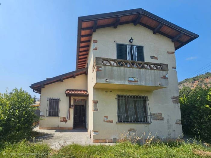 Casa quadrilocale in vendita in Via Baccatoio, Pietrasanta