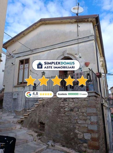 Appartamento con 6 locali in vendita in Vico Ortigara, Barile