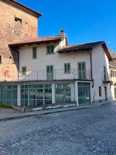 Casa con 6 locali in vendita in Via Tancredi Duccio Galimberti, Tribunale, Asti