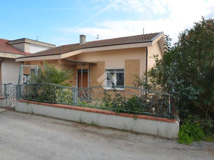 Casa con 5 locali in vendita in Via della Fornace, Città Sant'Angelo
