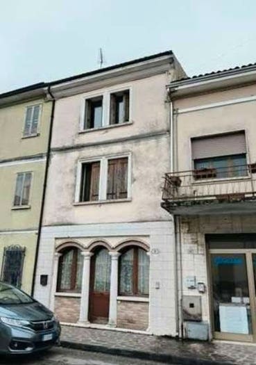 Casa con 6 locali in vendita in Via Garibaldi, Centro, Melara