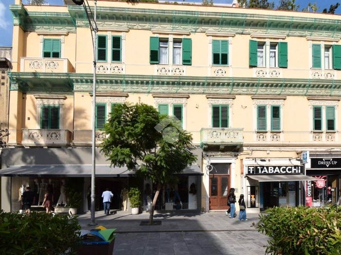 Appartamento con 6 locali in vendita in VIALE SAN MARTINO, Centro Storico, Messina