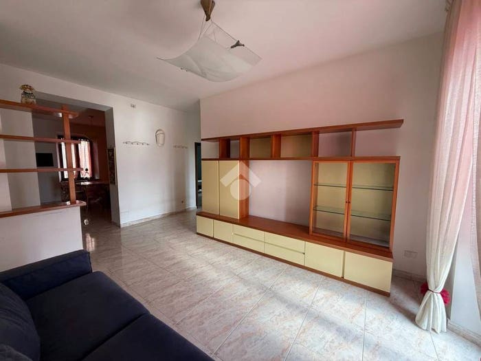 Appartamento quadrilocale in vendita in Via Dell'Annunziata, Centro, Baschi