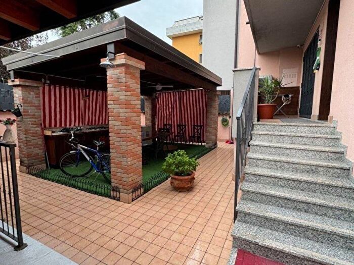 Casa quadrilocale in vendita in Via Vittorio Veneto, Centro, Parabiago