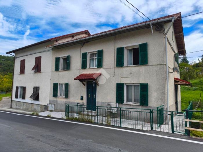 Casa con 6 locali in vendita in Località colletta, Montoggio