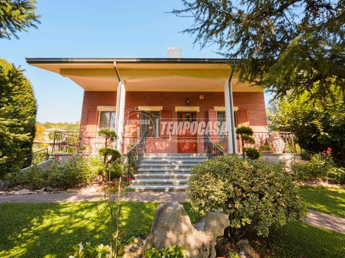 Casa con 6 locali in vendita in Via Giovanni Pascoli, Centro, Castelvetro di Modena