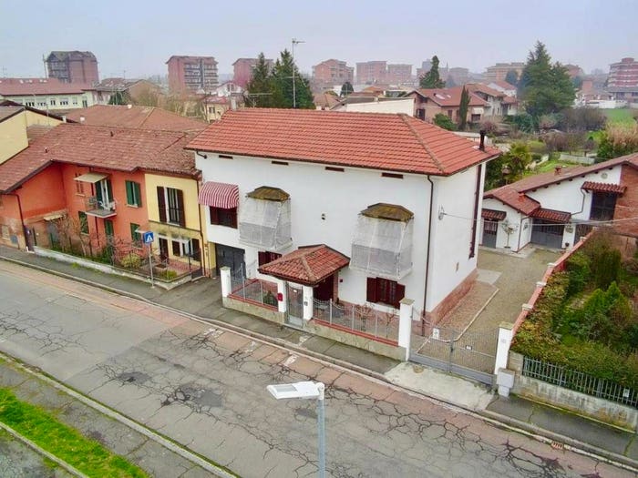 Casa con 5 locali in vendita in Via Della Palazzina, Cristo, Alessandria
